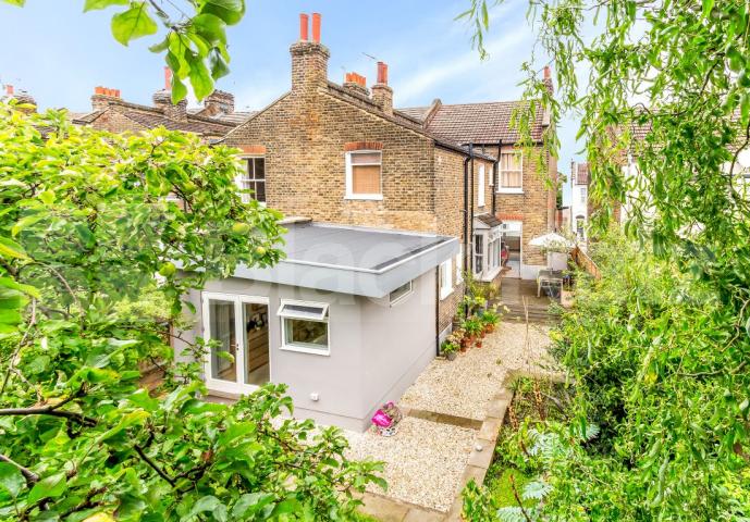 			Let, 3 Bedroom, 1 bath, 1 reception Ground Floor Flat			 Effingham Road, Hornsey